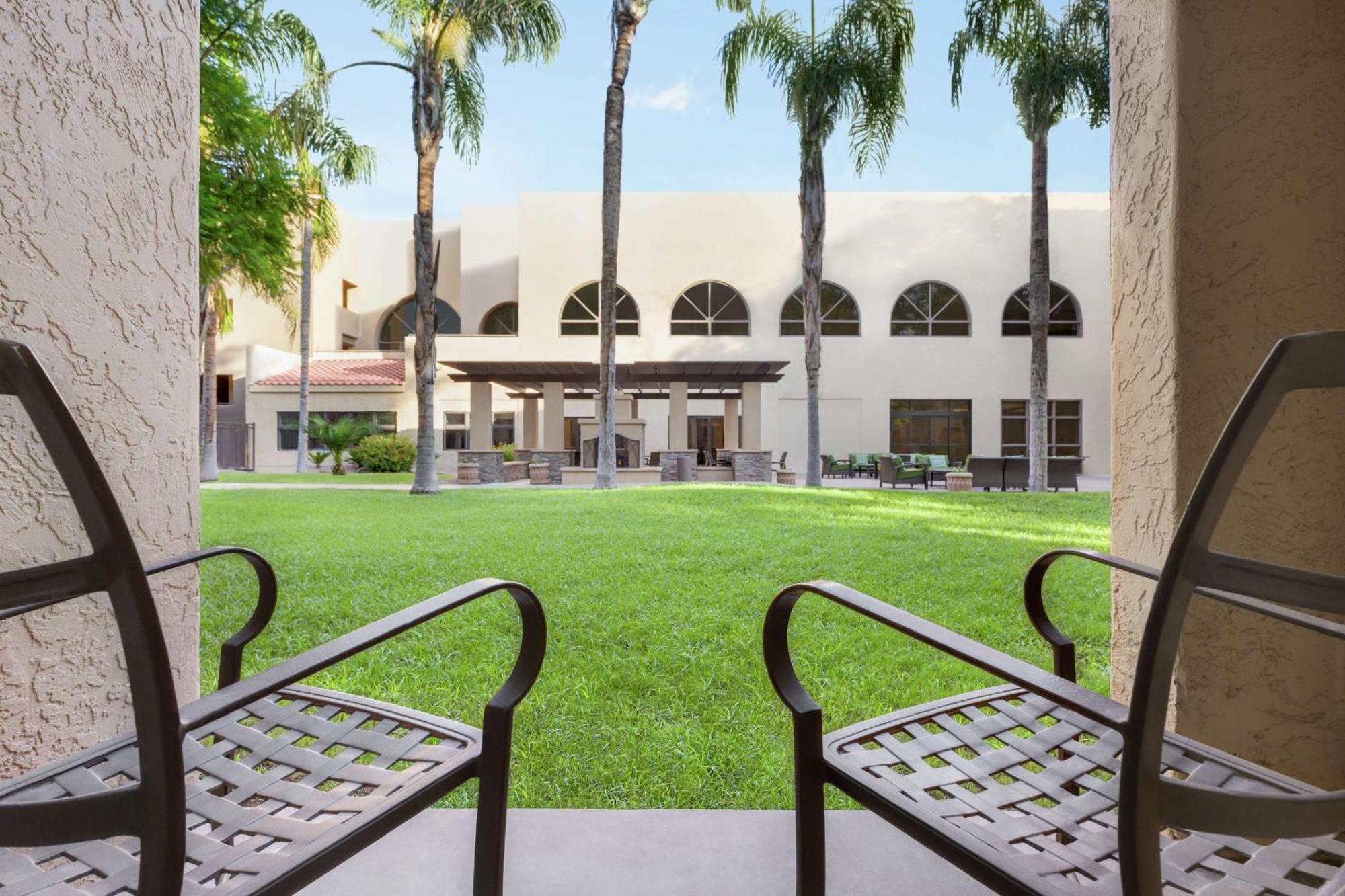 Embassy Suites By Hilton Phoenix Tempe Exterior photo