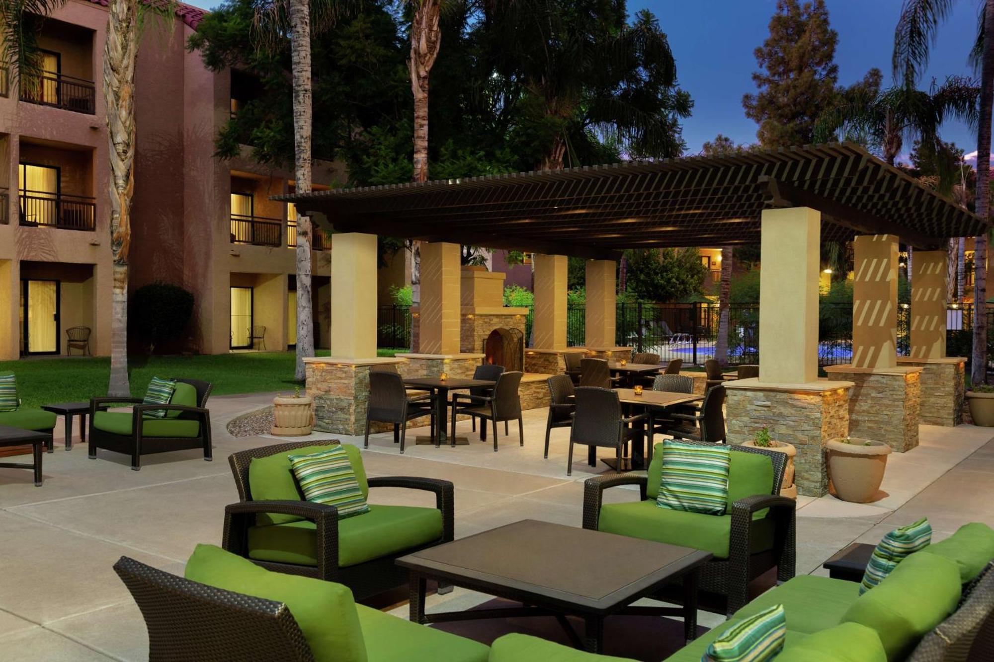 Embassy Suites By Hilton Phoenix Tempe Exterior photo